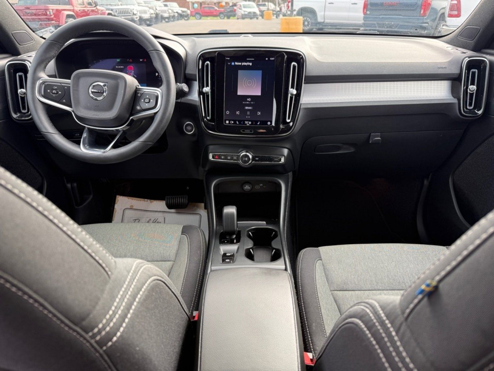 Used 2023 Volvo XC40 B5 Core AWD/4WD image 10