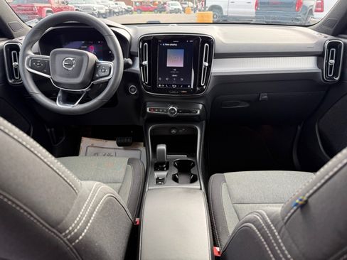 Used 2023 Volvo XC40 B5 Core AWD/4WD image 10