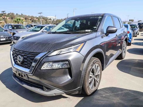 Used 2023 Nissan Rogue SV FWD image 2
