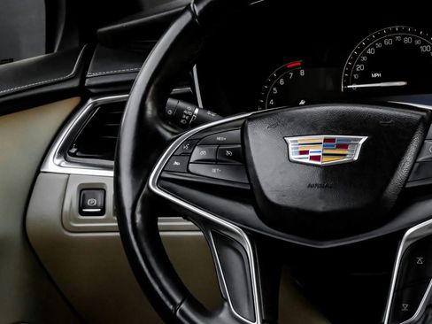 Used 2018 Cadillac XT5 FWD image 21