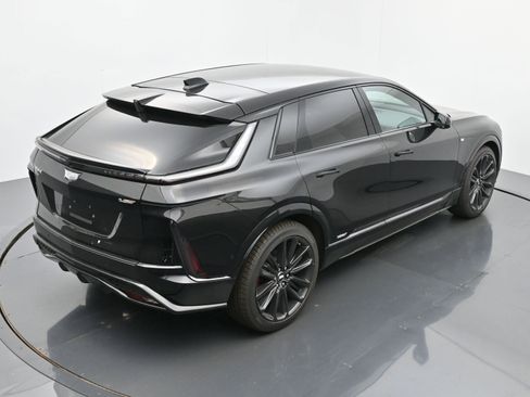 New 2026 Cadillac Lyriq V w/ LPO, Floor Liner Package image 27