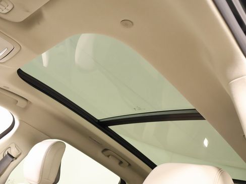 Certified 2025 Lincoln Nautilus Premier w/ Equipment Group 102A image 16