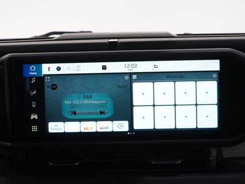 Used 2025 Jeep Wrangler Willys AWD/4WD image 15