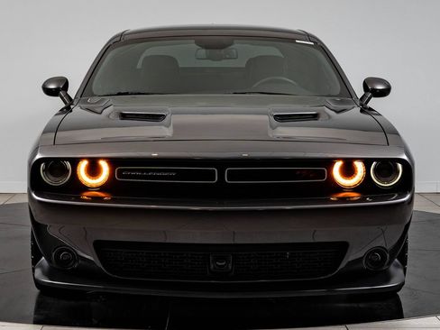 Used 2017 Dodge Challenger R/T Scat Pack w/ Leather Interior Group RWD image 2