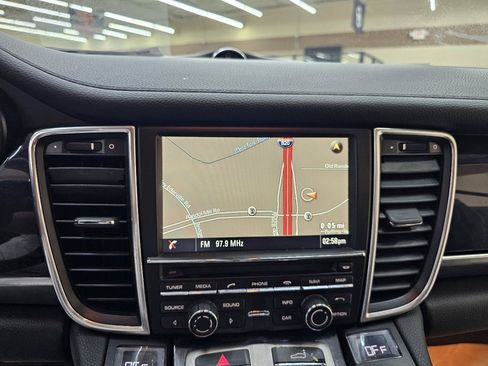 Used 2016 Porsche Panamera image 33