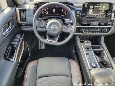 New 2025 Nissan Pathfinder Platinum image 13