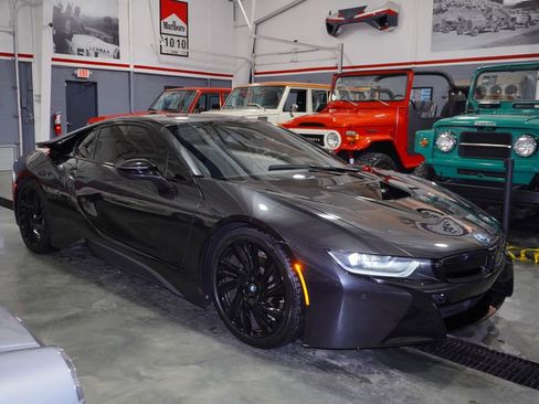 Used 2015 BMW i8 Base image 10