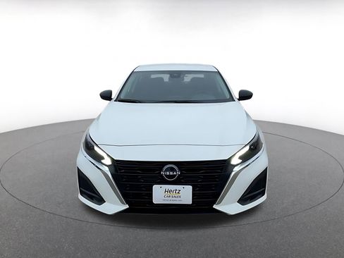 Used 2025 Nissan Altima 2.5 SV image 4