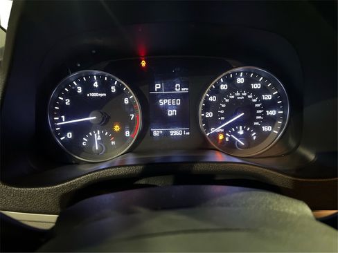 Used 2017 Hyundai Elantra SE image 16