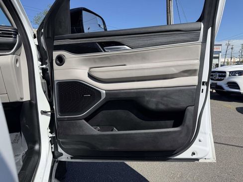 Used 2024 Jeep Wagoneer Series II w/ Flexible Seating Group AWD/4WD image 13