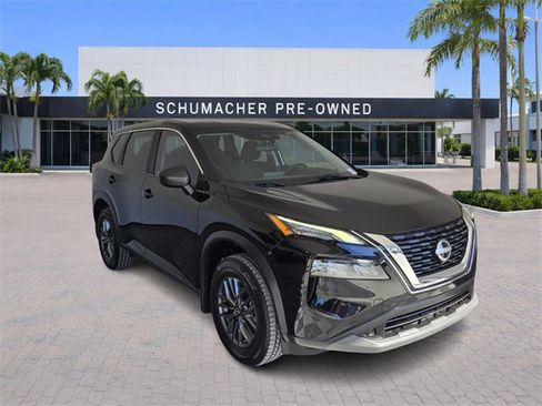 Used 2023 Nissan Rogue S image 2