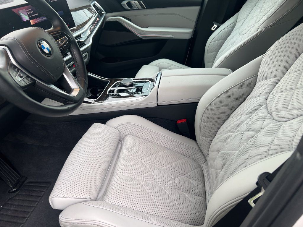 Used 2025 BMW X5 xDrive40i AWD/4WD image 10