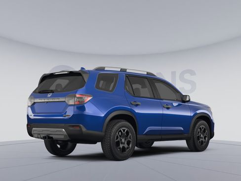 Used 2023 Honda Pilot TrailSport image 4