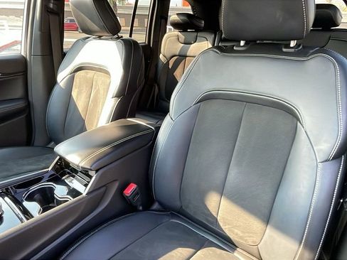 Used 2023 Jeep Grand Cherokee Altitude image 15