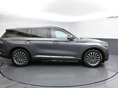 Used 2021 Lincoln Aviator Reserve w/ Elements Package Plus AWD/4WD image 12
