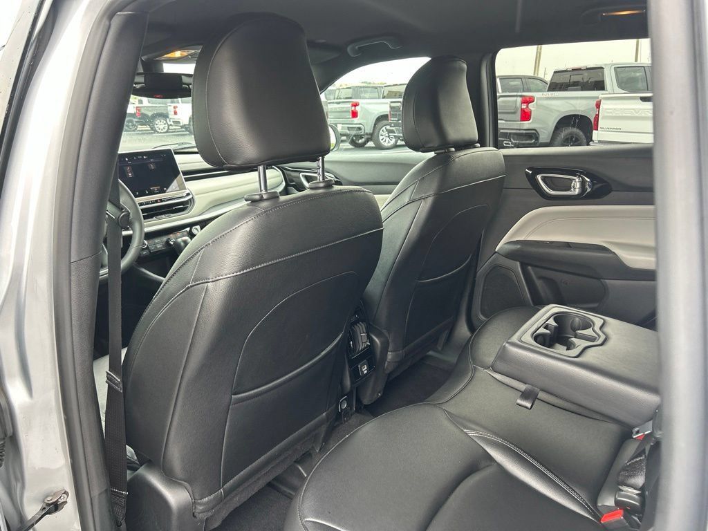 Used 2025 Jeep Compass Limited AWD/4WD image 36