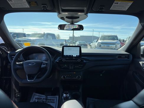 Used 2025 Ford Escape ST-Line image 21