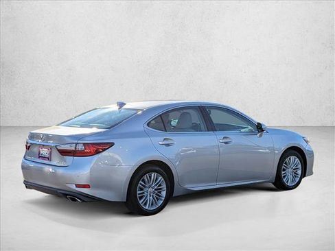 Used 2017 Lexus ES 350 image 5