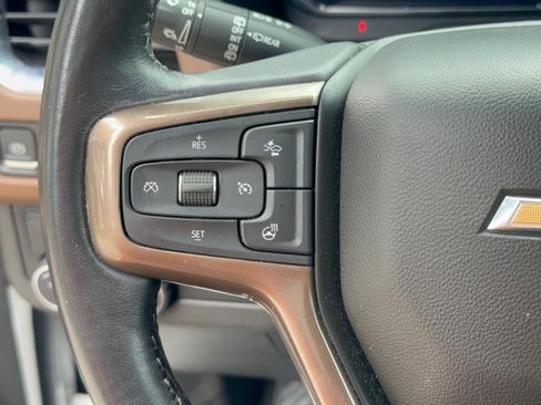 Used 2022 Chevrolet Suburban High Country w/ Premium Package 2 RWD image 18