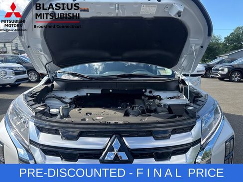 Used 2025 Mitsubishi Outlander Sport SE AWD/4WD image 40