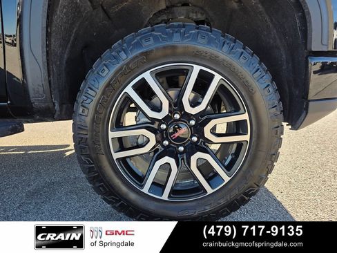 Used 2024 GMC Sierra 1500 AT4 w/ Technology Package AWD/4WD image 30