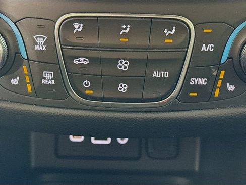 Used 2023 Chevrolet Equinox RS w/ LPO, Floor Liner Package AWD/4WD image 20