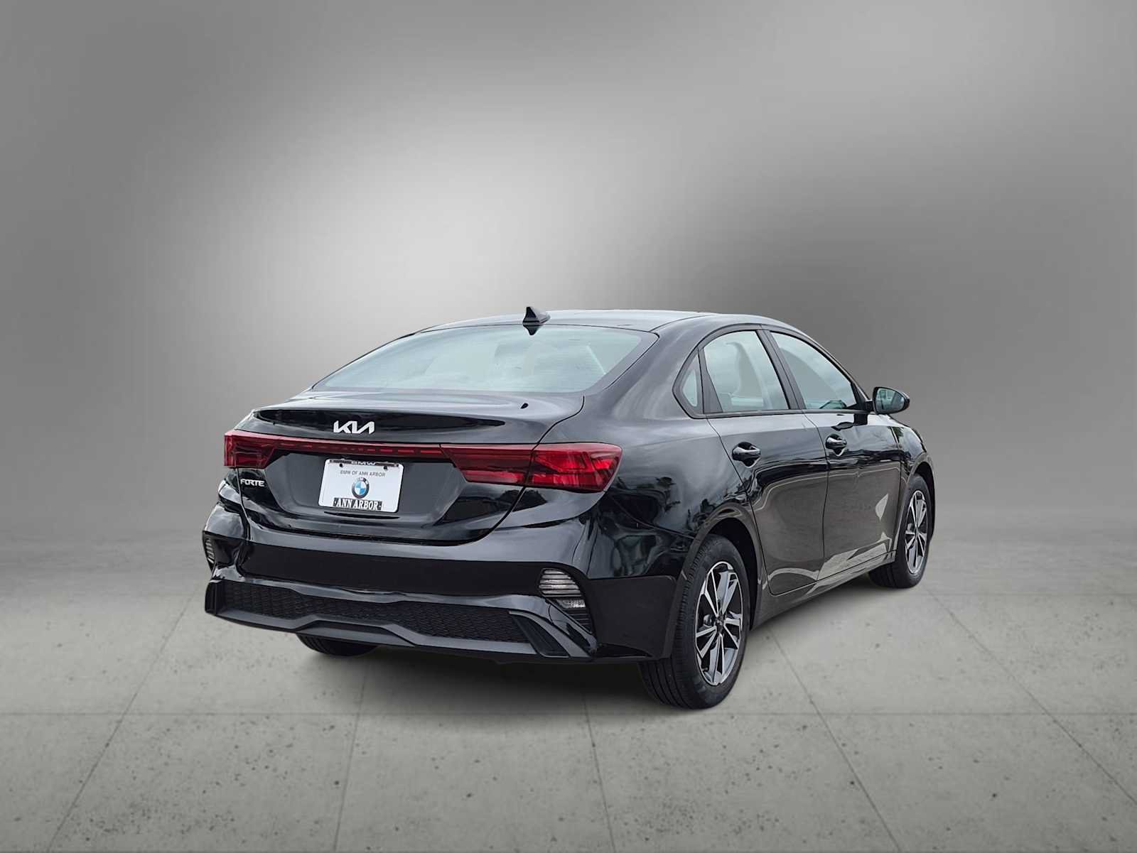 Used 2022 Kia Forte LXS FWD image 8