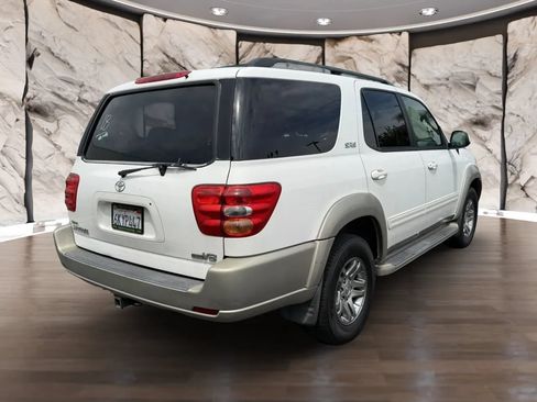 Used 2004 Toyota Sequoia SR5 RWD image 6