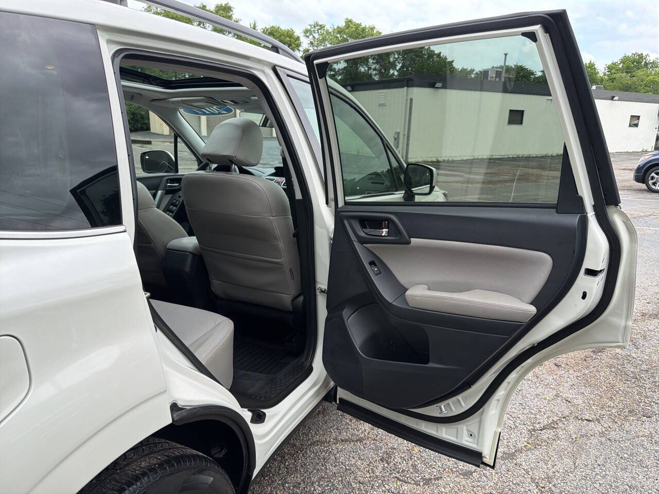 Used 2017 Subaru Forester 2.5i Limited w/ Protection Package #2 AWD/4WD image 37