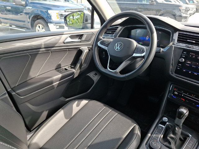 Used 2024 Volkswagen Tiguan SE AWD/4WD image 14