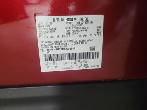 Used 2017 Ford Explorer Platinum image 33