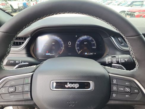 New 2025 Jeep Grand Cherokee L Altitude image 10