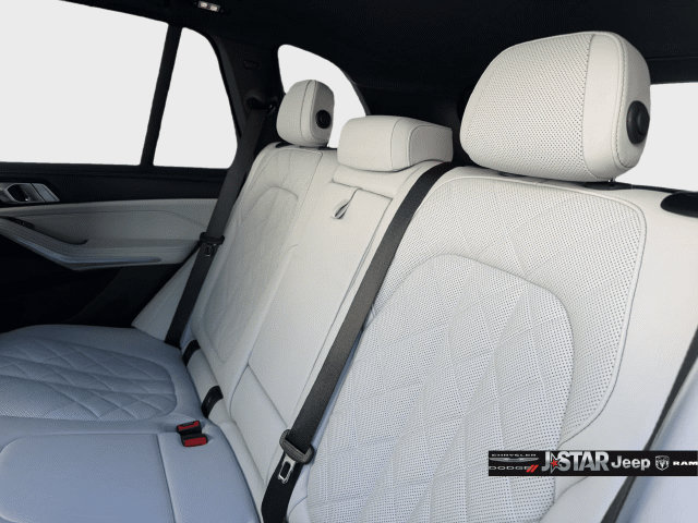 Used 2024 BMW X5 sDrive40i w/ M Sport Package RWD image 25