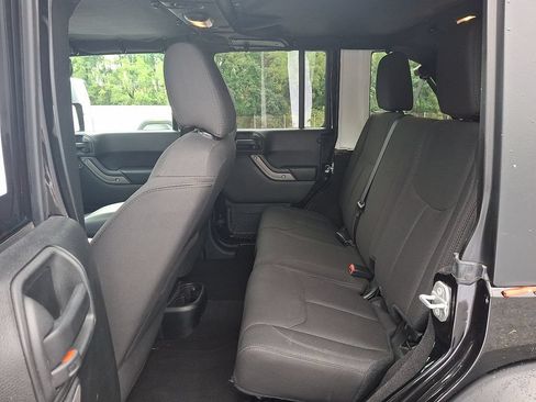 Used 2018 Jeep Wrangler Unlimited Sport S AWD/4WD image 10