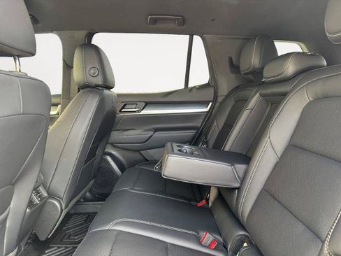 Used 2026 GMC Terrain Elevation w/ Elevation Premium Package FWD image 13