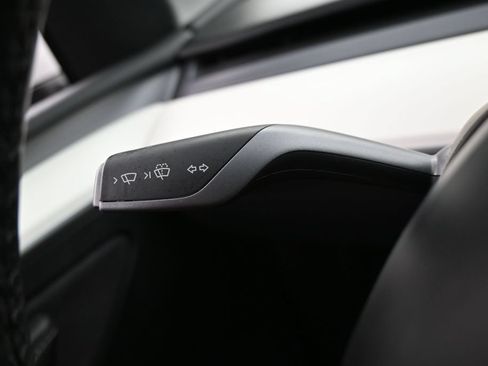 Used 2022 Tesla Model Y Performance AWD/4WD image 26