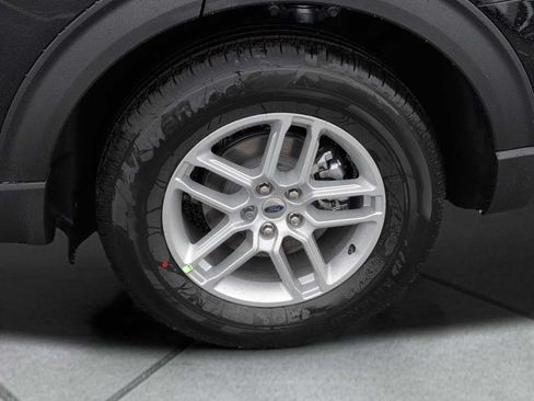 New 2026 Ford Explorer Active RWD image 12