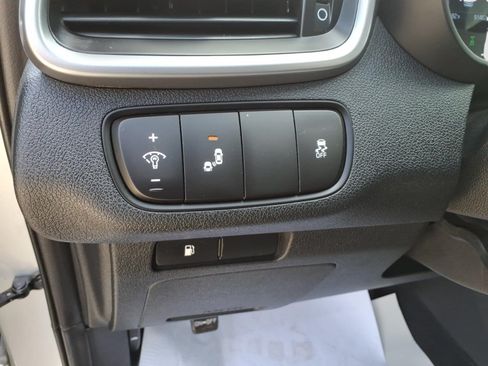 Used 2019 Kia Sorento S AWD/4WD image 18