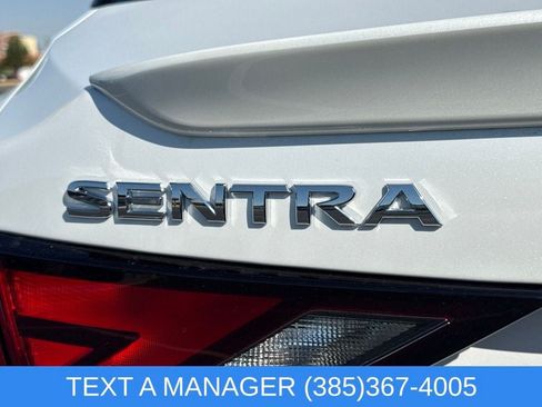 Used 2025 Nissan Sentra SR FWD image 11