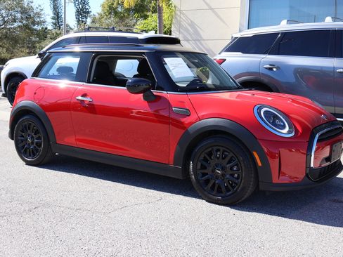 Used 2024 MINI Cooper 2-Door Hardtop image 10