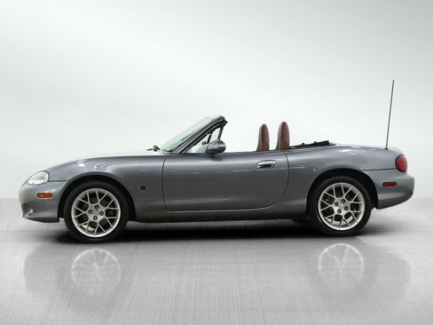 Used 2002 MAZDA MX-5 Miata SE RWD image 3