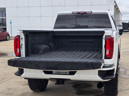 Certified 2020 GMC Sierra 2500 Denali w/ Denali Ultimate Package AWD/4WD image 25