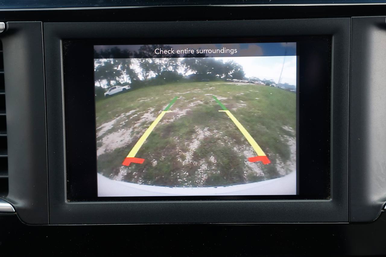 Used 2018 Chrysler Pacifica Touring-L FWD image 34