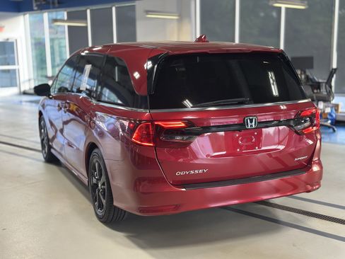 Used 2023 Honda Odyssey Sport image 7
