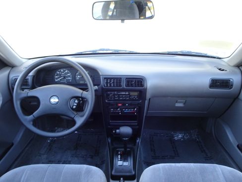 Used 1994 Nissan Sentra 2.5 Limited Edition image 14