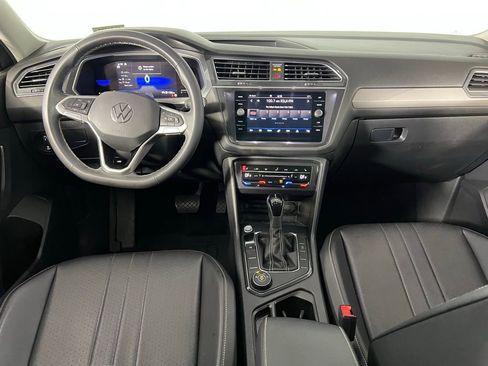Used 2022 Volkswagen Tiguan SE image 12