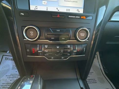 Used 2018 Ford Explorer XLT w/ Equipment Group 202A image 14