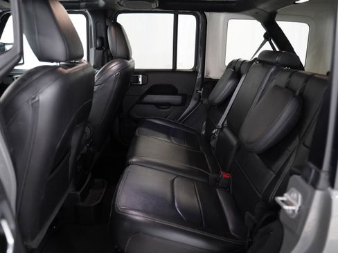 Used 2023 Jeep Wrangler Sahara image 5