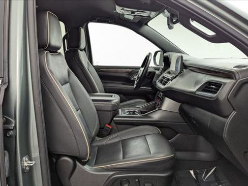 Used 2023 Chevrolet Suburban Premier image 22