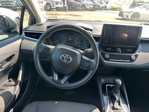 Used 2024 Toyota Corolla LE FWD image 11